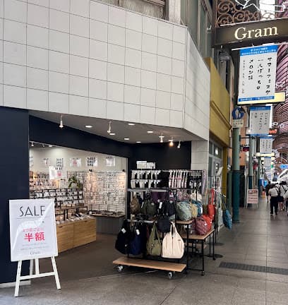 グラム 松山店
