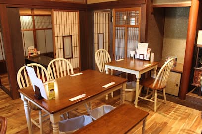 CAFE & BAR 太陽と月